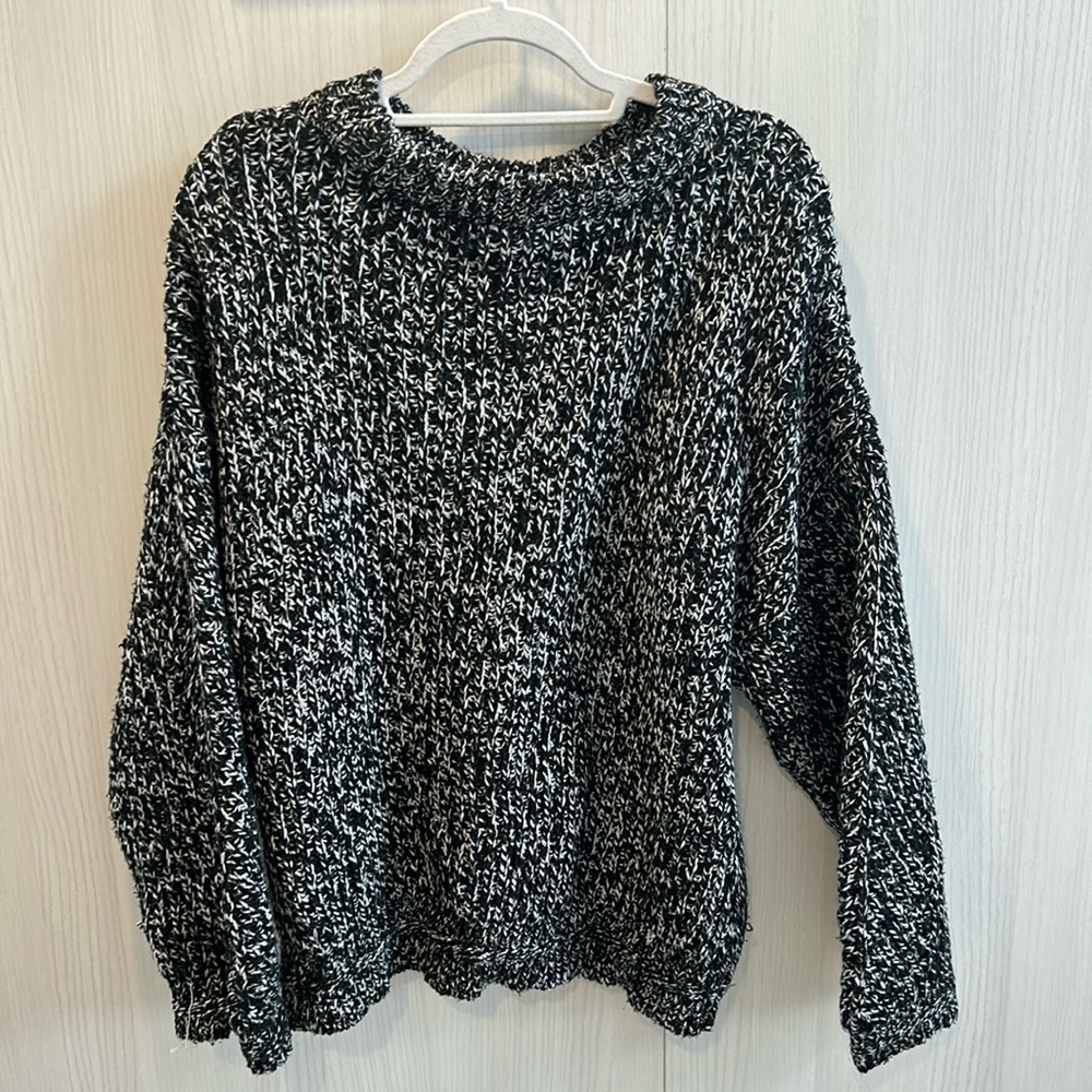 Top shop black and white pattern knit crew neck sweater size 12